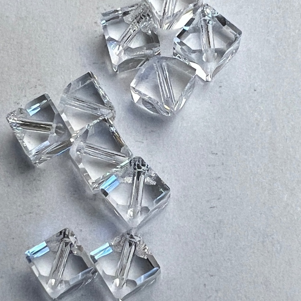 Swarovski Genuine Diagonal Square/Cube  Bead 4mm Crystal Clear Item 5600